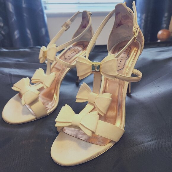 Ted Baker white heels with bow - Picture 1 of 15